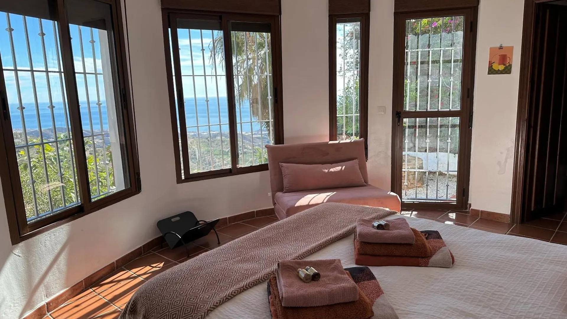 Villa Los Naranjos Sayalonga إسبانيا